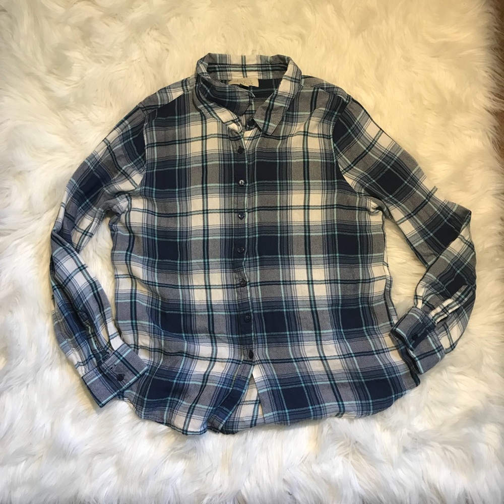 Button Up Plaid Long Sleeved shirt